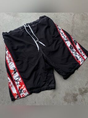 Baggy vintage Mad Iguana sportswear flower swimtrunks